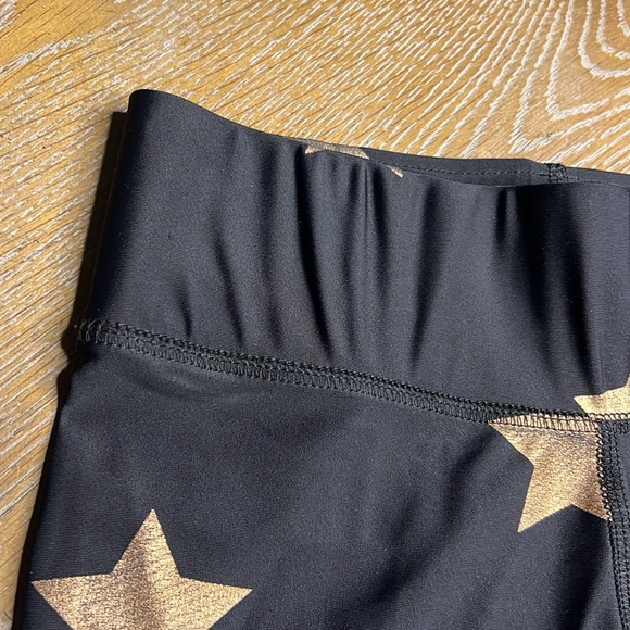 TEREZ Star Foil Printed Tall Band Performance Leggings XS - Picture 5 of 10